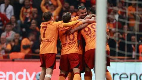G­a­l­a­t­a­s­a­r­a­y­­d­a­ ­2­ ­K­r­i­t­i­k­ ­E­k­s­i­k­
